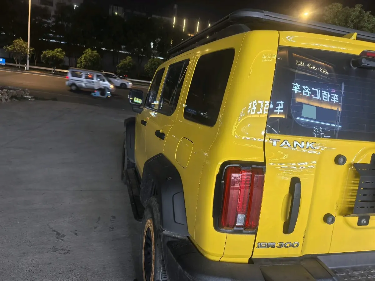 2022 Tank 300 2.0T 227HP L4 8AT,autocango,china used car exporter,china ev exporter,chinese used car exporter,chinese used ev exporter