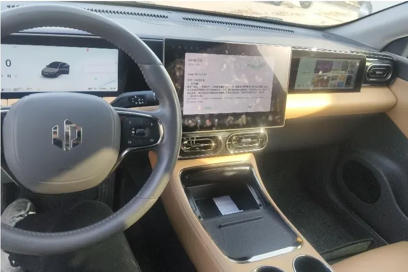 2024 Leapmotor C01 1.5L 95HP L4 REEV 43.7KWH,autocango,china used car exporter,china ev exporter,chinese used car exporter,chinese used ev exporter