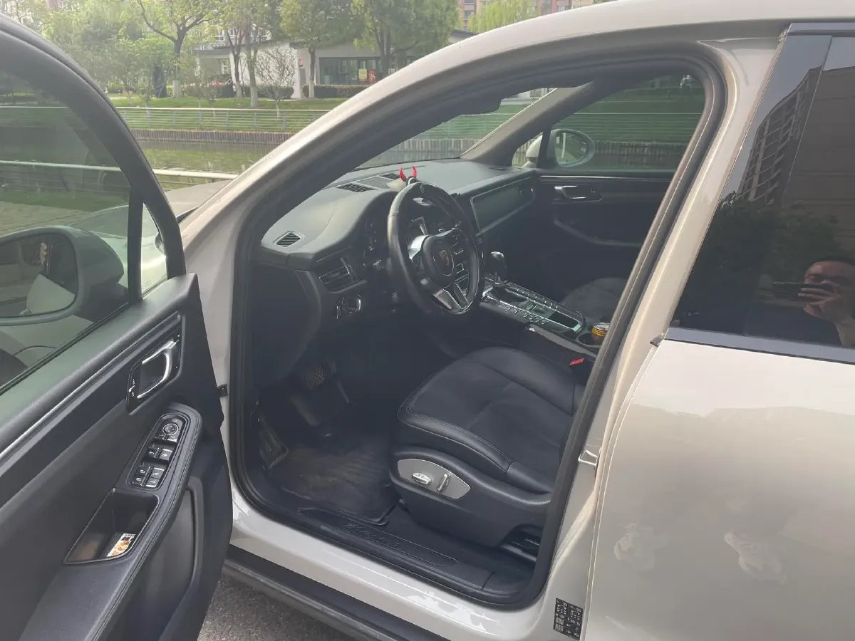 2018 Porsche Macan 2.0T 252HP L4 7DCT,autocango,china used car exporter,china ev exporter,chinese used car exporter,chinese used ev exporter