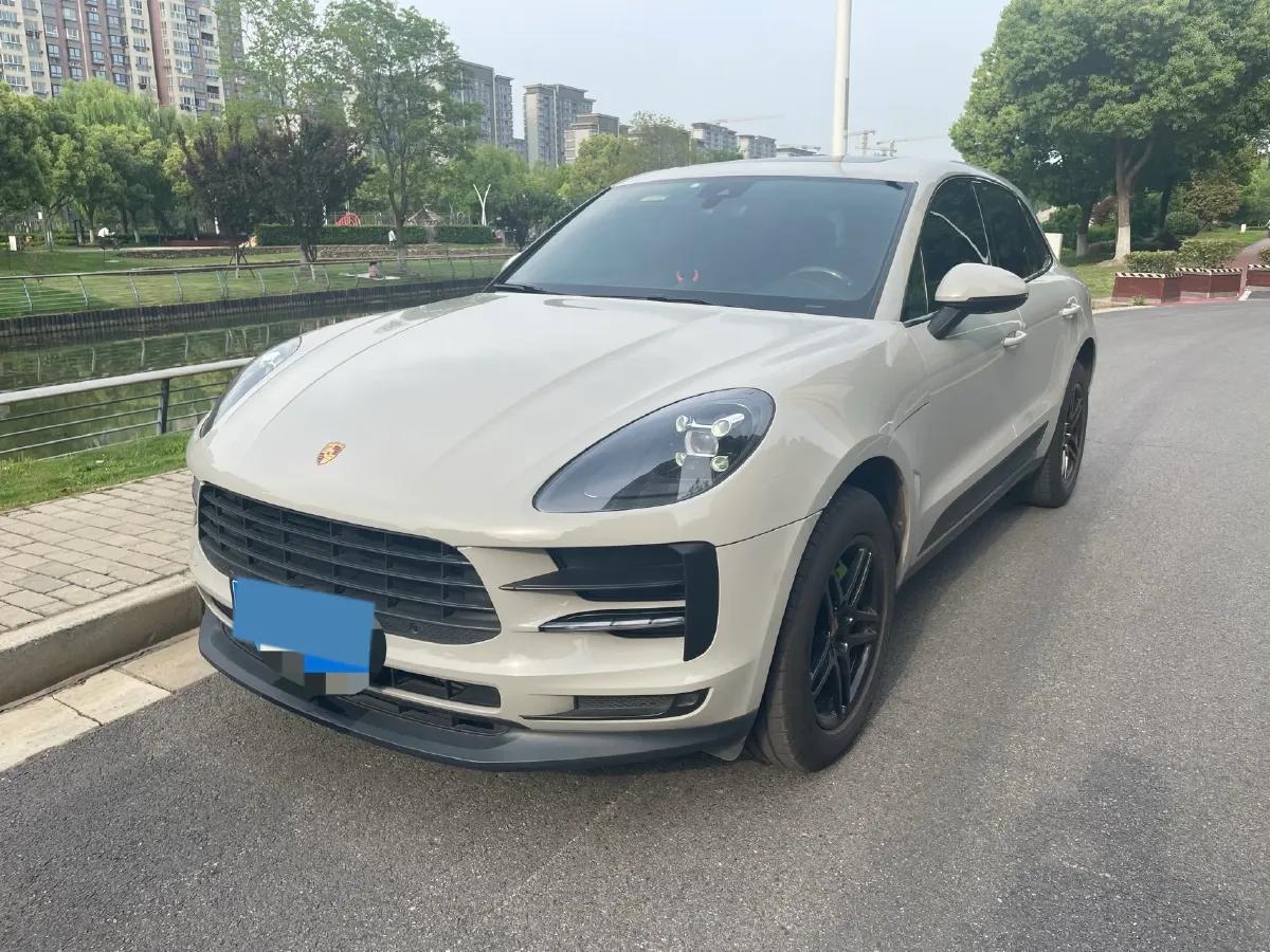 2018 Porsche Macan 2.0T 252HP L4 7DCT,autocango,china used car exporter,china ev exporter,chinese used car exporter,chinese used ev exporter
