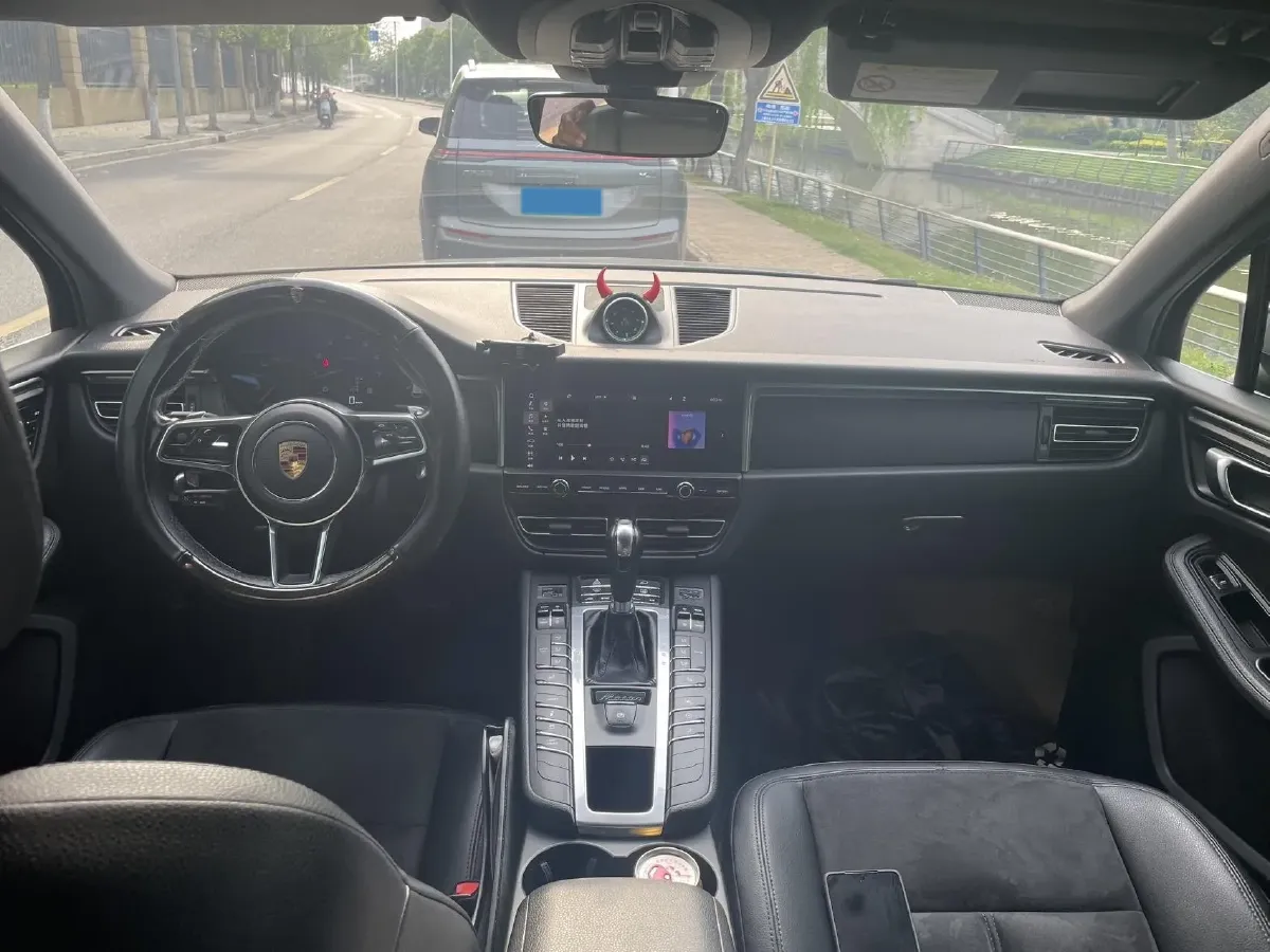 2018 Porsche Macan 2.0T 252HP L4 7DCT,autocango,china used car exporter,china ev exporter,chinese used car exporter,chinese used ev exporter