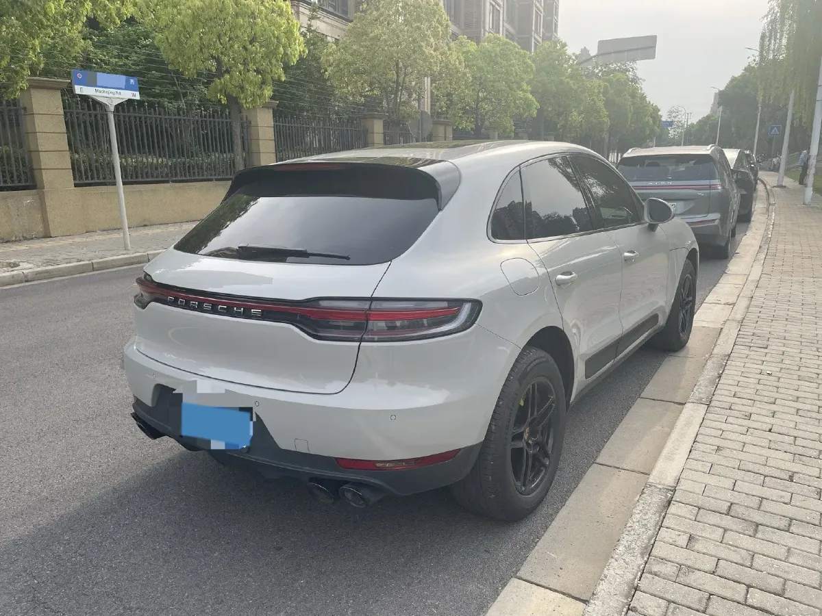 2018 Porsche Macan 2.0T 252HP L4 7DCT,autocango,china used car exporter,china ev exporter,chinese used car exporter,chinese used ev exporter
