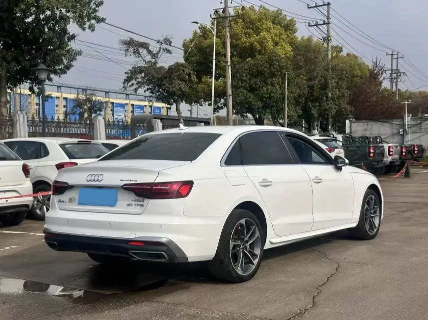 2022 Audi A4L 2.0T 190HP L4 7DCT,autocango,china used car exporter,china ev exporter,chinese used car exporter,chinese used ev exporter