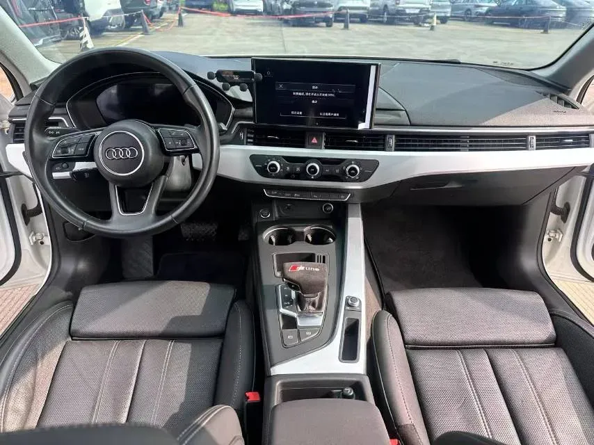 2022 Audi A4L 2.0T 190HP L4 7DCT,autocango,china used car exporter,china ev exporter,chinese used car exporter,chinese used ev exporter