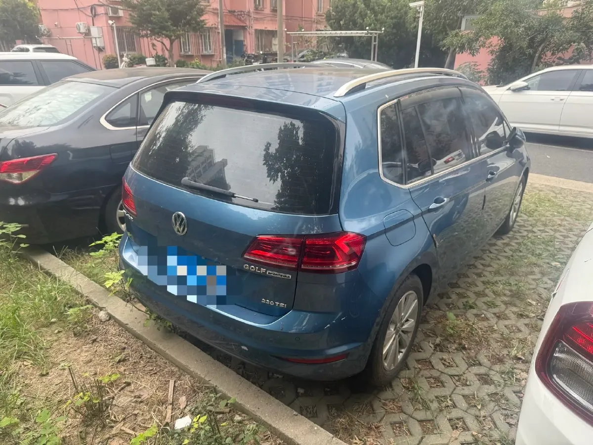 2018 Volkswagen Golf Sportsvan 1.4T 131HP L4 5MT,autocango,china used car exporter,china ev exporter,chinese used car exporter,chinese used ev exporter