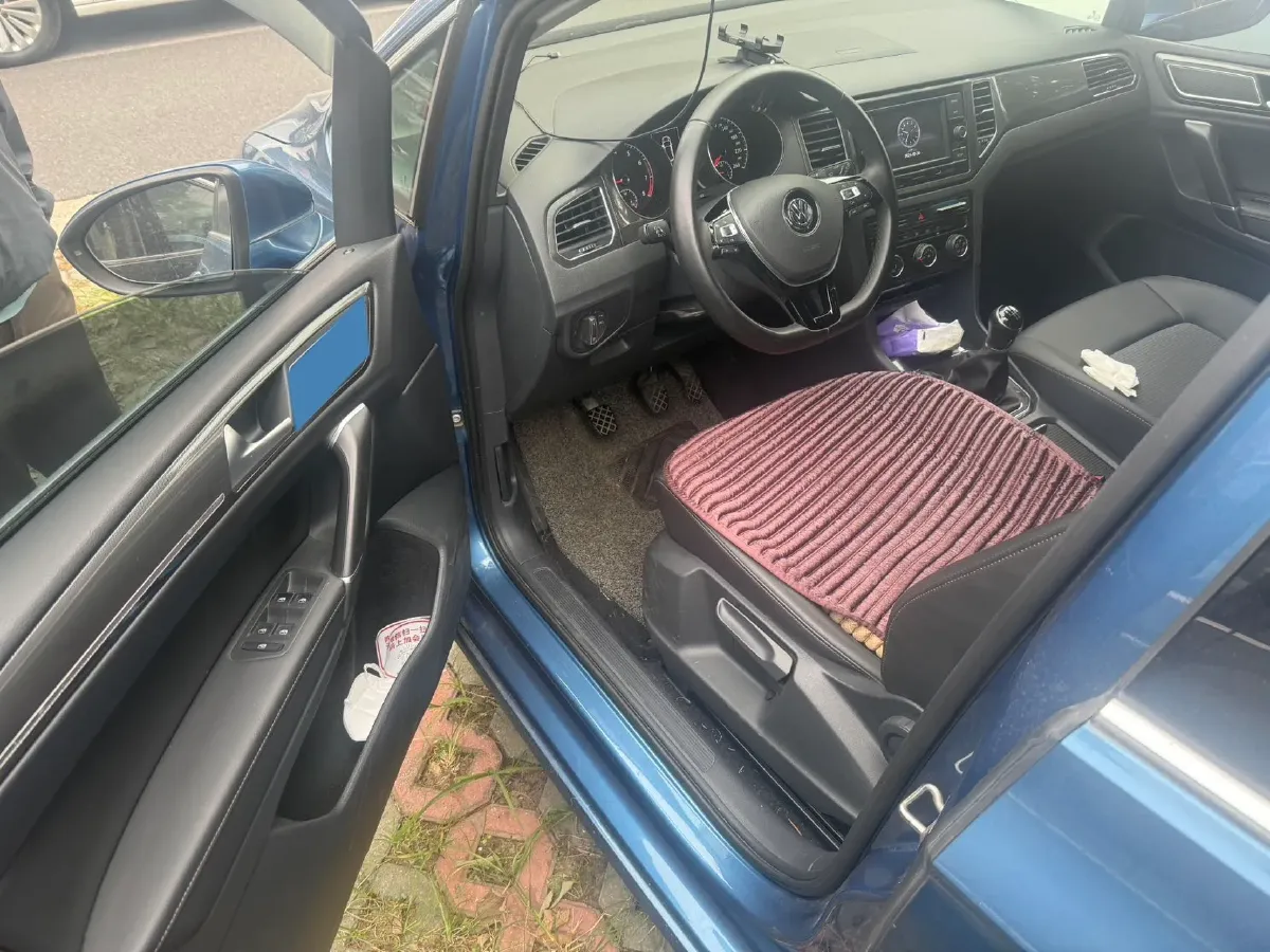 2018 Volkswagen Golf Sportsvan 1.4T 131HP L4 5MT,autocango,china used car exporter,china ev exporter,chinese used car exporter,chinese used ev exporter