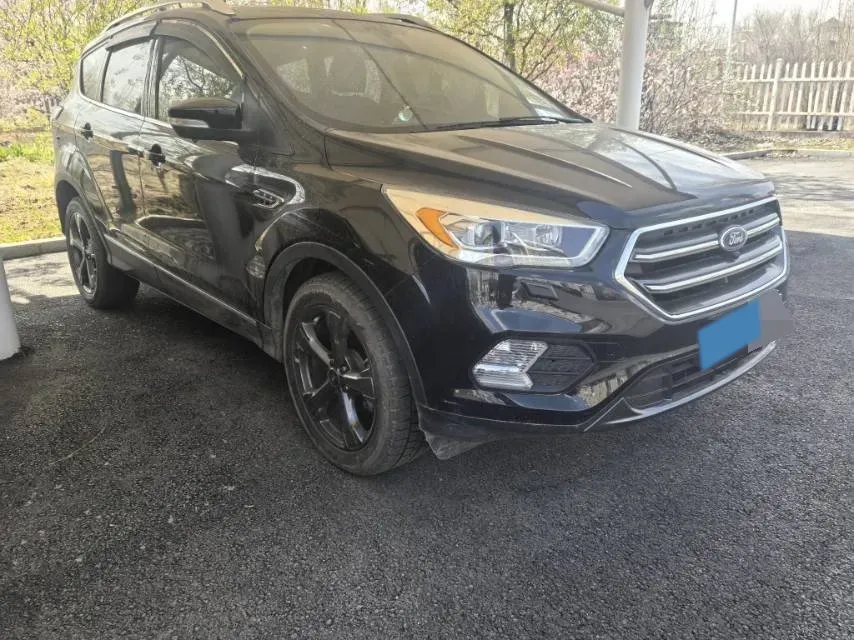 2019 Ford Kuga 1.5T 182HP L4 6AT,autocango,china used car exporter,china ev exporter,chinese used car exporter,chinese used ev exporter