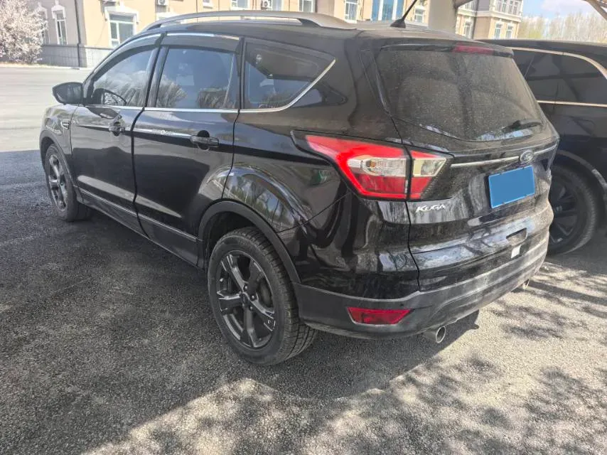 2019 Ford Kuga 1.5T 182HP L4 6AT,autocango,china used car exporter,china ev exporter,chinese used car exporter,chinese used ev exporter