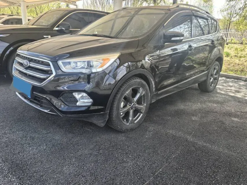 2019 Ford Kuga 1.5T 182HP L4 6AT,autocango,china used car exporter,china ev exporter,chinese used car exporter,chinese used ev exporter