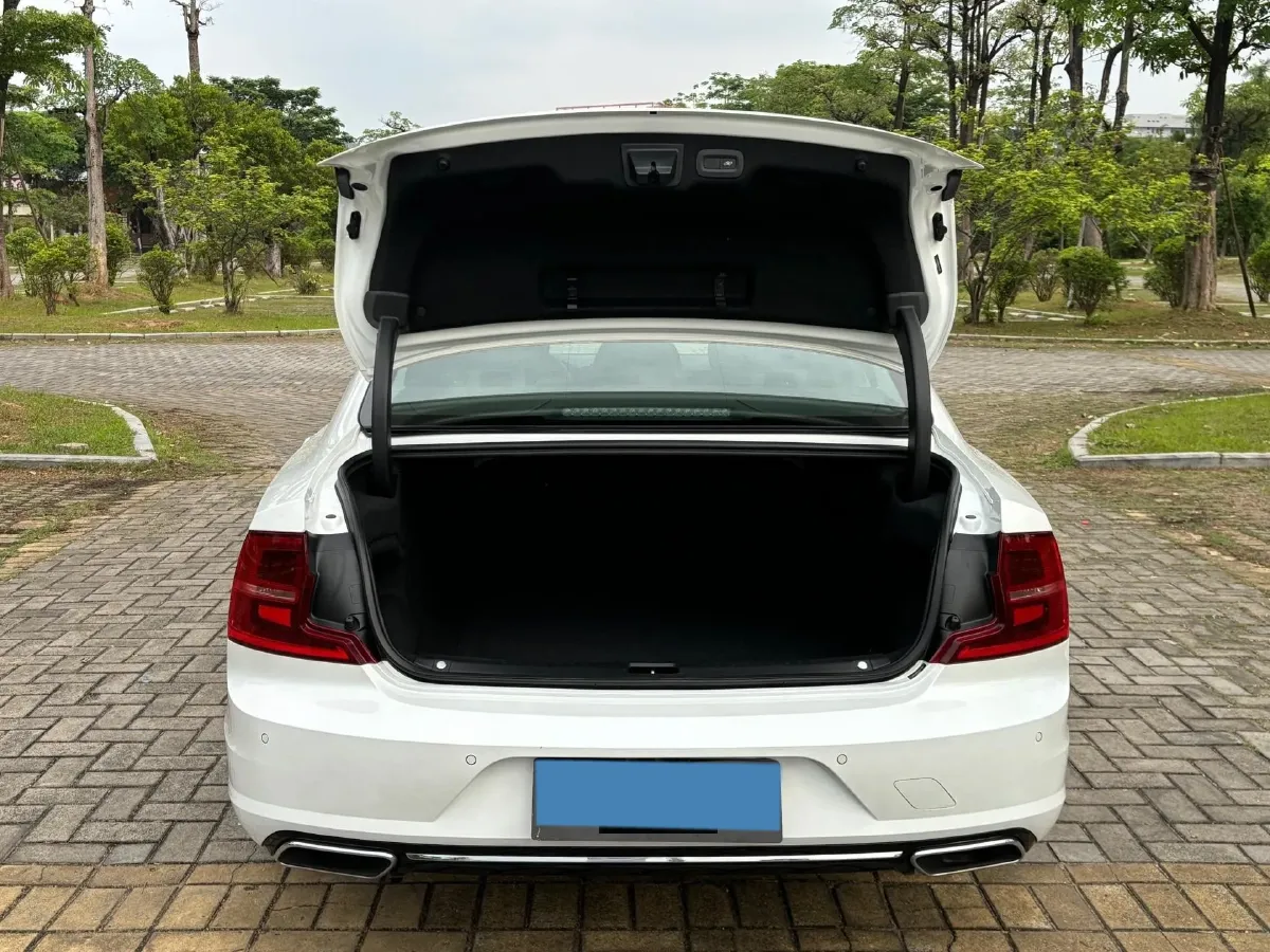2020 Volvo S90 2.0T 254HP L4 8AT,autocango,china used car exporter,china ev exporter,chinese used car exporter,chinese used ev exporter