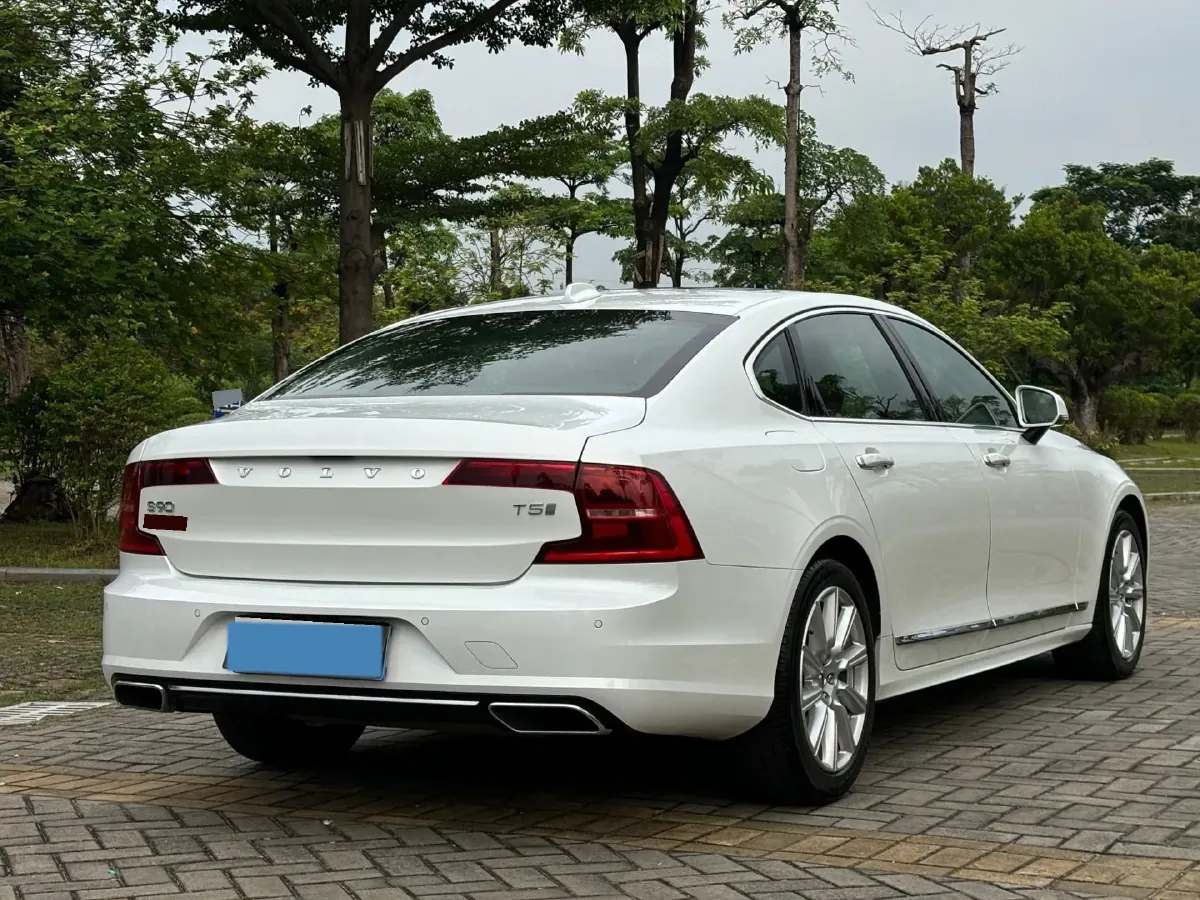 2020 Volvo S90 2.0T 254HP L4 8AT,autocango,china used car exporter,china ev exporter,chinese used car exporter,chinese used ev exporter