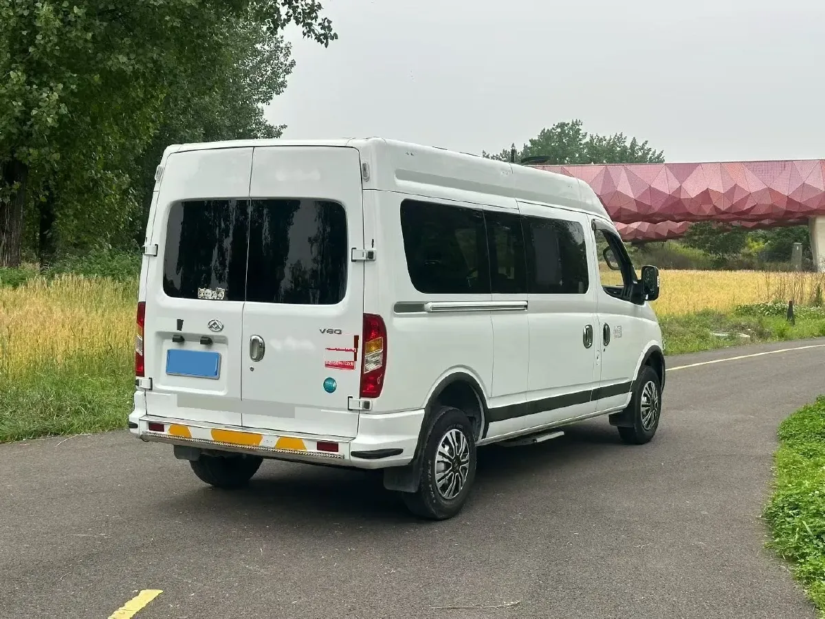 2023 MAXUS XinTu V80 2.0T 127HP L4 6MT,autocango,china used car exporter,china ev exporter,chinese used car exporter,chinese used ev exporter