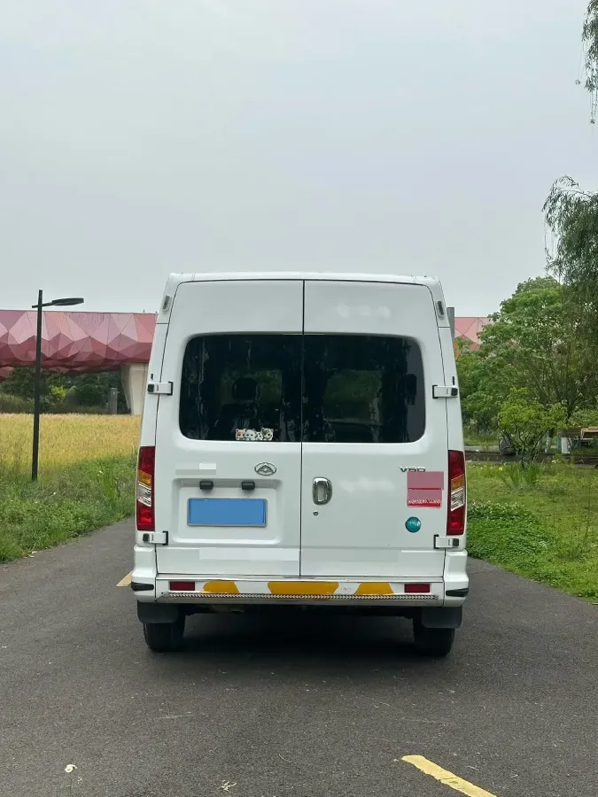 2023 MAXUS XinTu V80 2.0T 127HP L4 6MT,autocango,china used car exporter,china ev exporter,chinese used car exporter,chinese used ev exporter