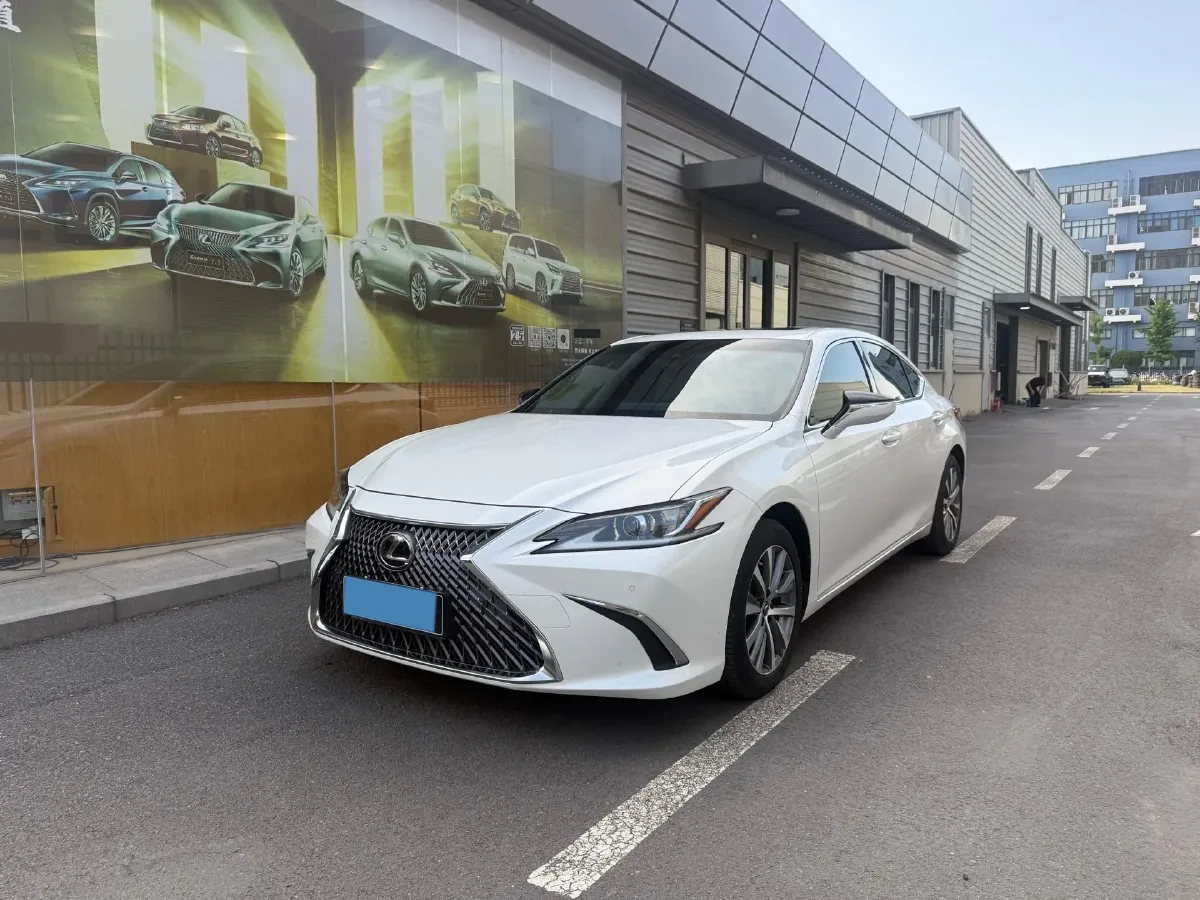 2020 Lexus ES 2.0L 173HP L4 CVT,autocango,china used car exporter,china ev exporter,chinese used car exporter,chinese used ev exporter