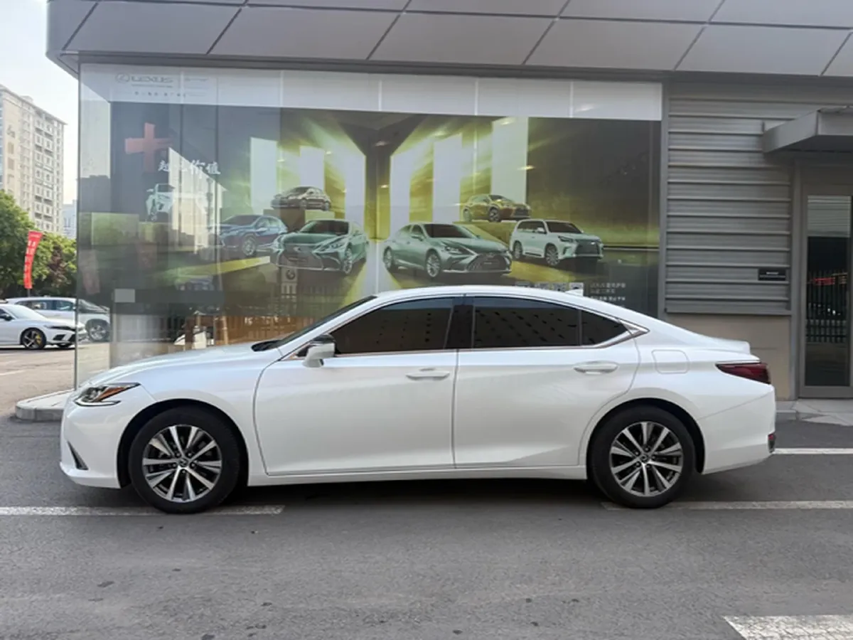 2020 Lexus ES 2.0L 173HP L4 CVT,autocango,china used car exporter,china ev exporter,chinese used car exporter,chinese used ev exporter