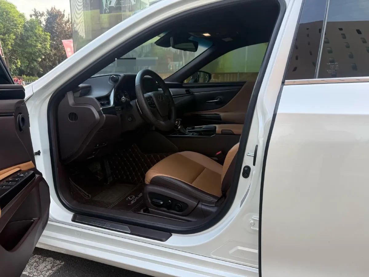 2020 Lexus ES 2.0L 173HP L4 CVT,autocango,china used car exporter,china ev exporter,chinese used car exporter,chinese used ev exporter