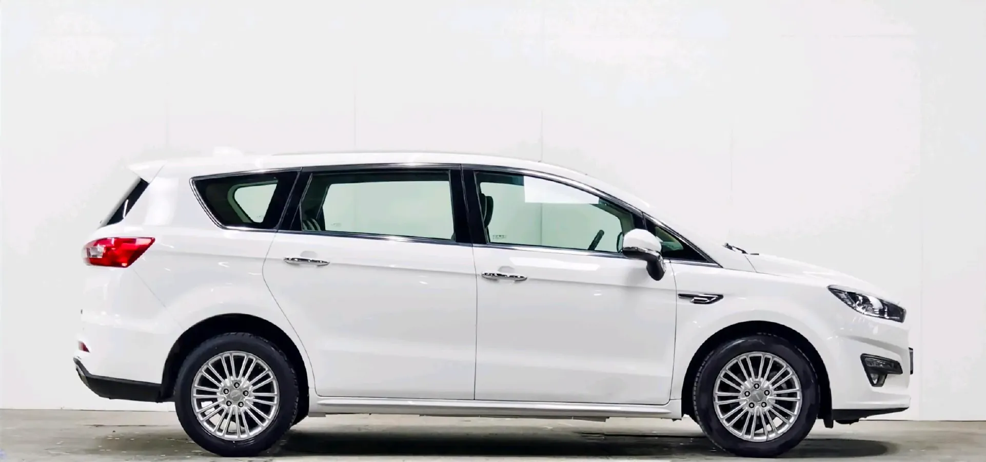 2017 LiFan XuanLang 2.0L 141HP L4 CVT,autocango,china used car exporter,china ev exporter,chinese used car exporter,chinese used ev exporter