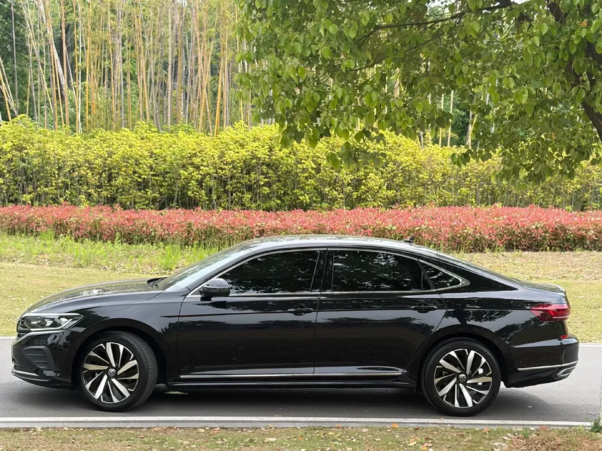 2025 Volkswagen Passat 2.0T 220HP L4 7DCT,autocango,china used car exporter,china ev exporter,chinese used car exporter,chinese used ev exporter