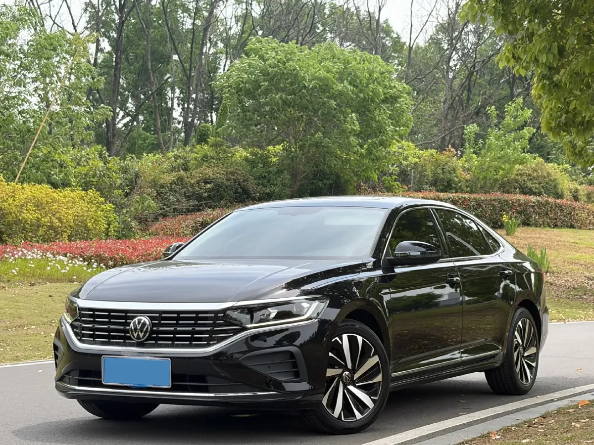 2025 Volkswagen Passat 2.0T 220HP L4 7DCT,autocango,china used car exporter,china ev exporter,chinese used car exporter,chinese used ev exporter