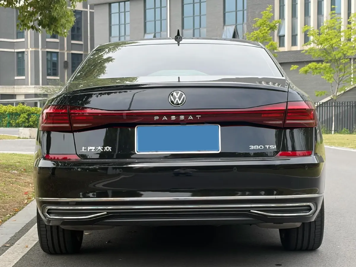 2025 Volkswagen Passat 2.0T 220HP L4 7DCT,autocango,china used car exporter,china ev exporter,chinese used car exporter,chinese used ev exporter