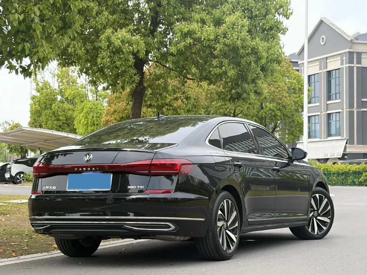 2025 Volkswagen Passat 2.0T 220HP L4 7DCT,autocango,china used car exporter,china ev exporter,chinese used car exporter,chinese used ev exporter