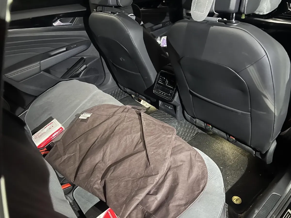 2024 Volkswagen Passat 2.0T 220HP L4 7DCT,autocango,china used car exporter,china ev exporter,chinese used car exporter,chinese used ev exporter