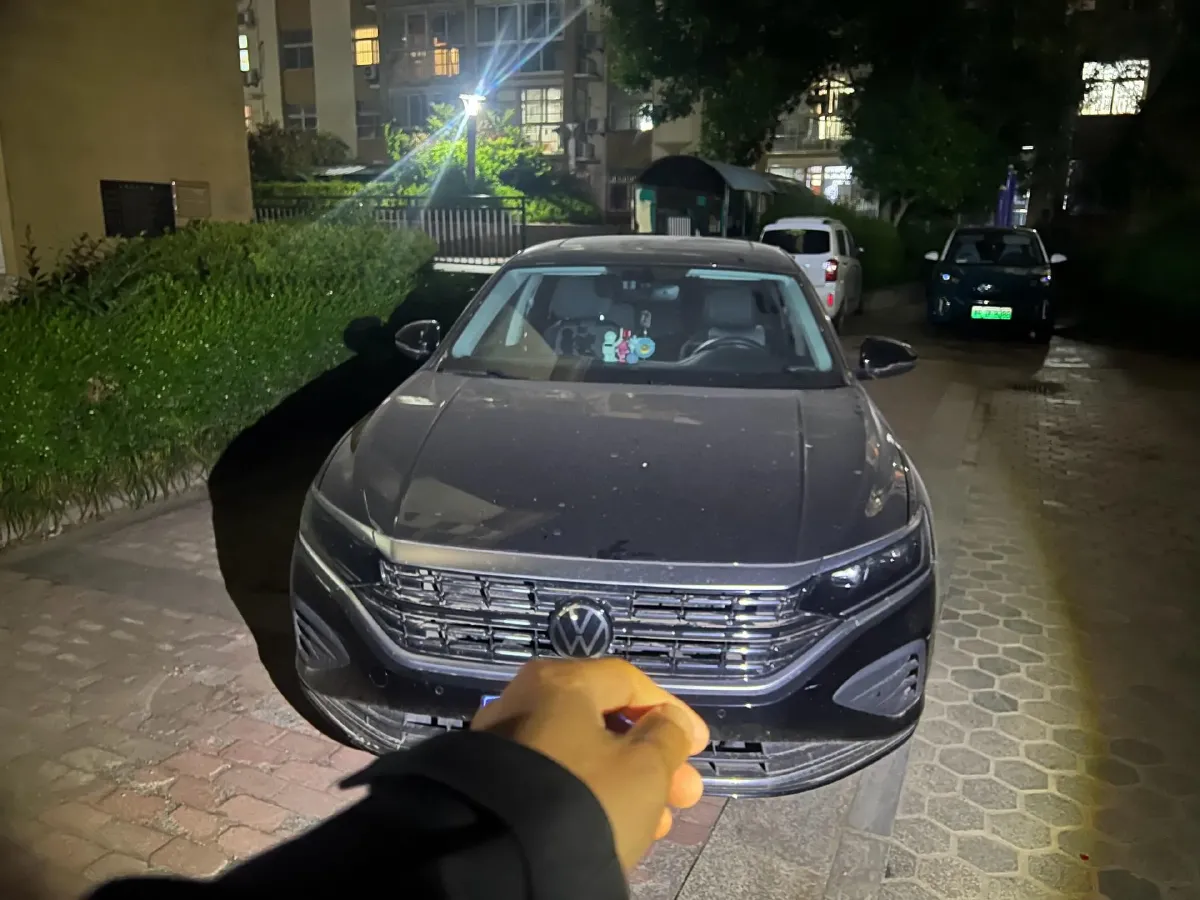 2024 Volkswagen Passat 2.0T 220HP L4 7DCT,autocango,china used car exporter,china ev exporter,chinese used car exporter,chinese used ev exporter