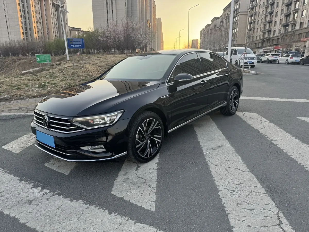 2021 Volkswagen Magotan 2.0T 186HP L4 7DCT,autocango,china used car exporter,china ev exporter,chinese used car exporter,chinese used ev exporter