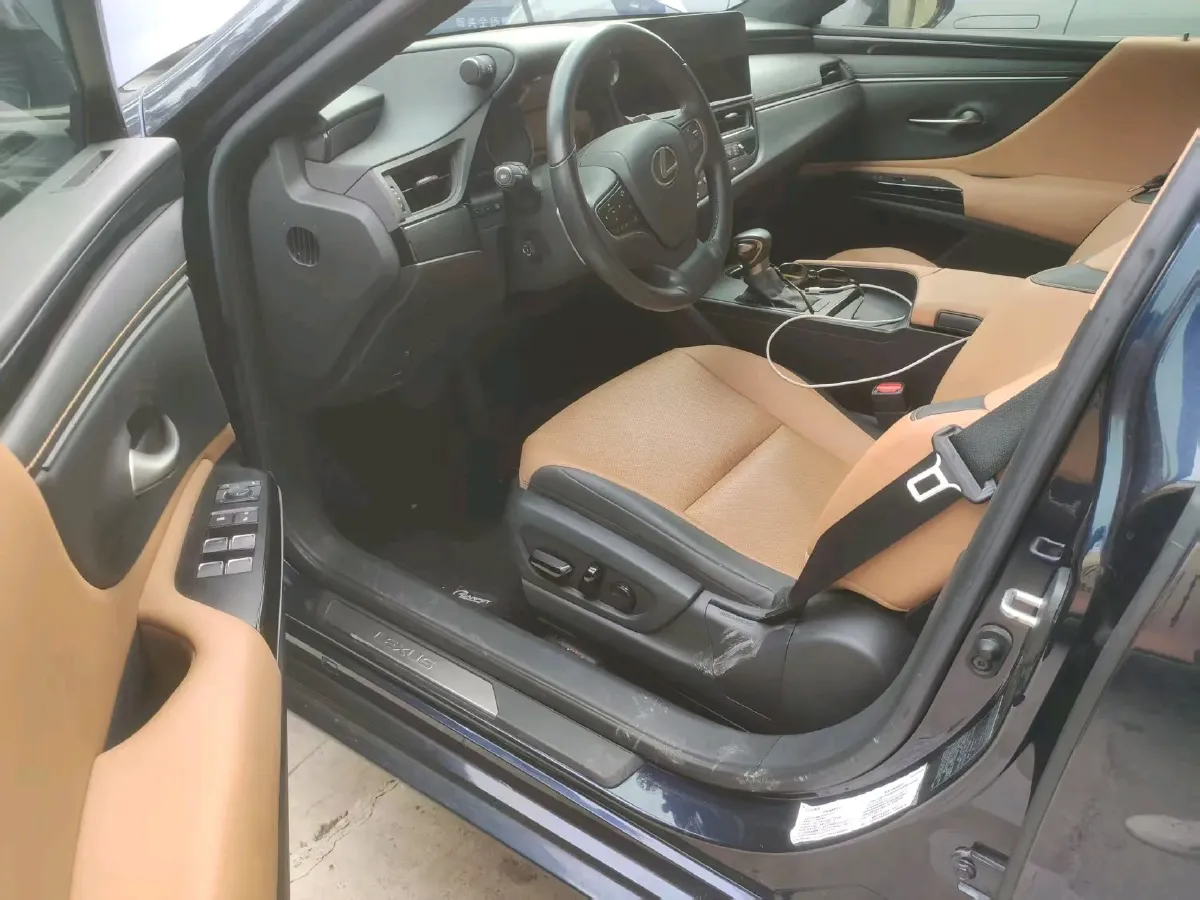 2022 Lexus ES 2.0L 173HP L4 CVT,autocango,china used car exporter,china ev exporter,chinese used car exporter,chinese used ev exporter