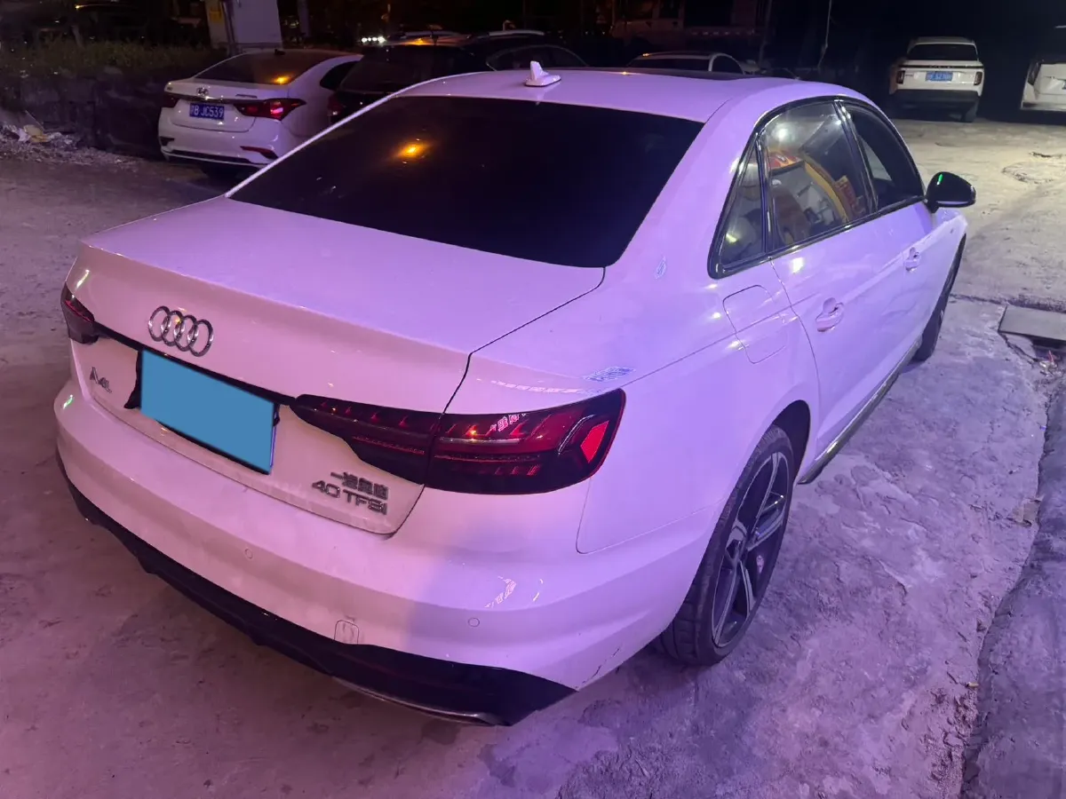 2024 Audi A4L 2.0T 190HP L4 7DCT,autocango,china used car exporter,china ev exporter,chinese used car exporter,chinese used ev exporter