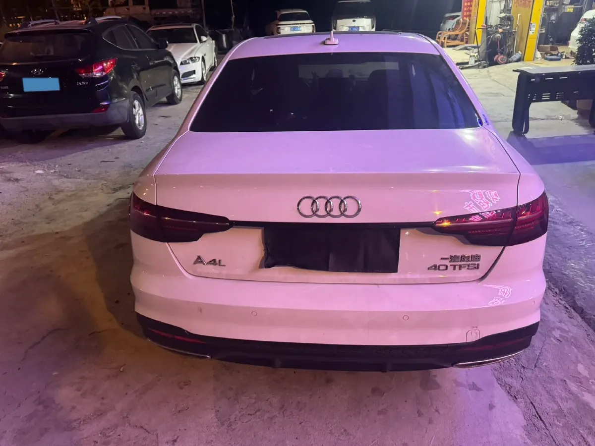 2024 Audi A4L 2.0T 190HP L4 7DCT,autocango,china used car exporter,china ev exporter,chinese used car exporter,chinese used ev exporter