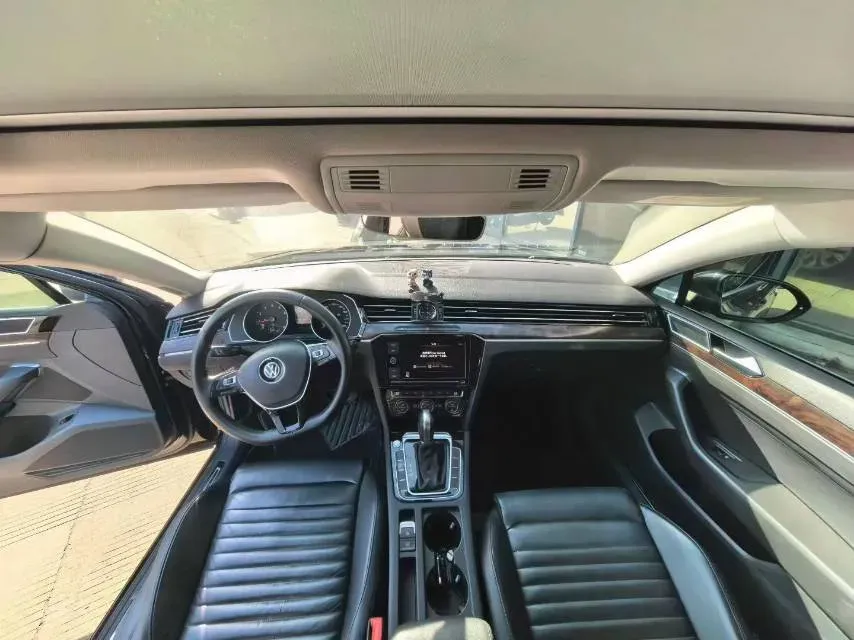 2019 Volkswagen Magotan 2.0T 186HP L4 7DCT,autocango,china used car exporter,china ev exporter,chinese used car exporter,chinese used ev exporter