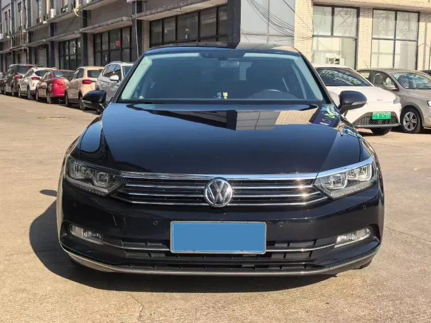 2019 Volkswagen Magotan 2.0T 186HP L4 7DCT,autocango,china used car exporter,china ev exporter,chinese used car exporter,chinese used ev exporter
