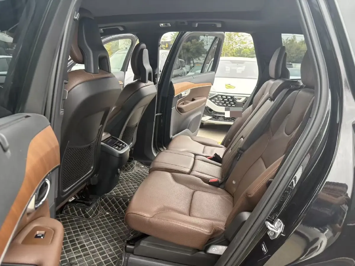 2021 Volvo XC90 2.0T 299HP L4 8AT,autocango,china used car exporter,china ev exporter,chinese used car exporter,chinese used ev exporter