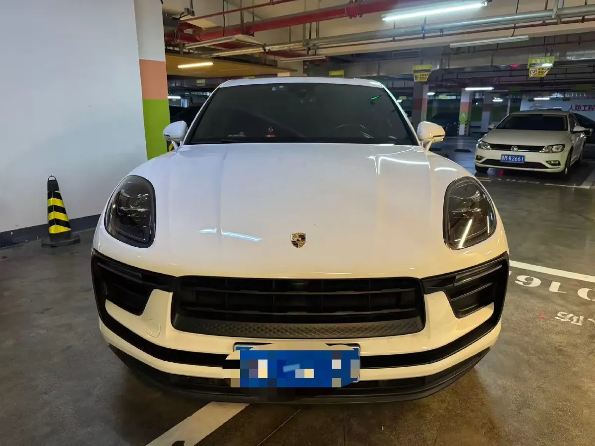 2022 Porsche Macan 2.0T 265HP L4 7DCT,autocango,china used car exporter,china ev exporter,chinese used car exporter,chinese used ev exporter