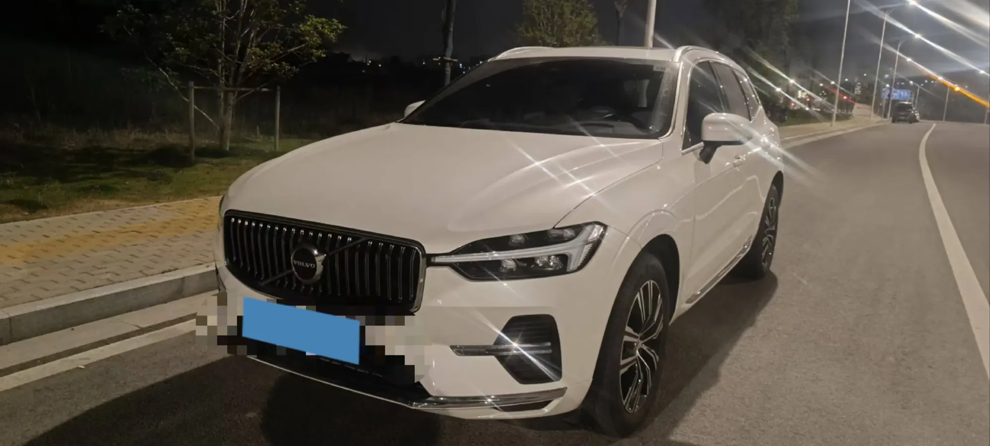 2022 Volvo XC60 2.0T 250HP L4 8AT,autocango,china used car exporter,china ev exporter,chinese used car exporter,chinese used ev exporter