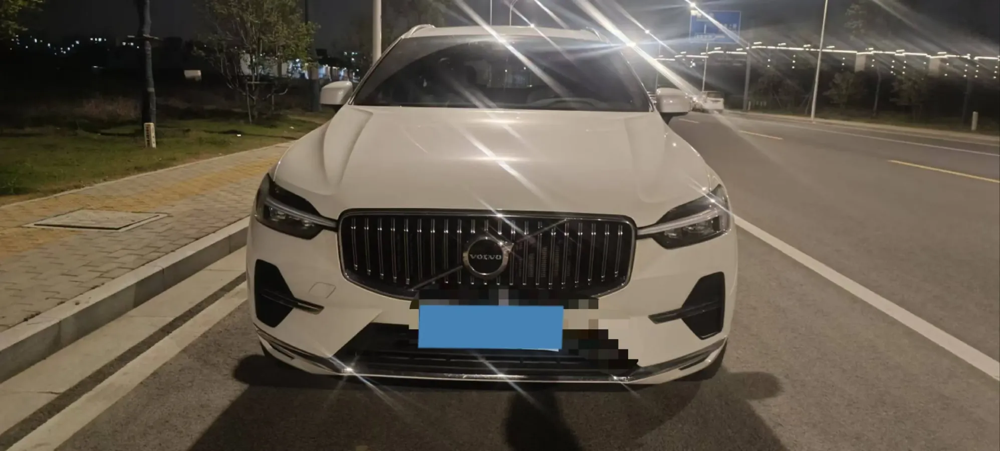 2022 Volvo XC60 2.0T 250HP L4 8AT,autocango,china used car exporter,china ev exporter,chinese used car exporter,chinese used ev exporter