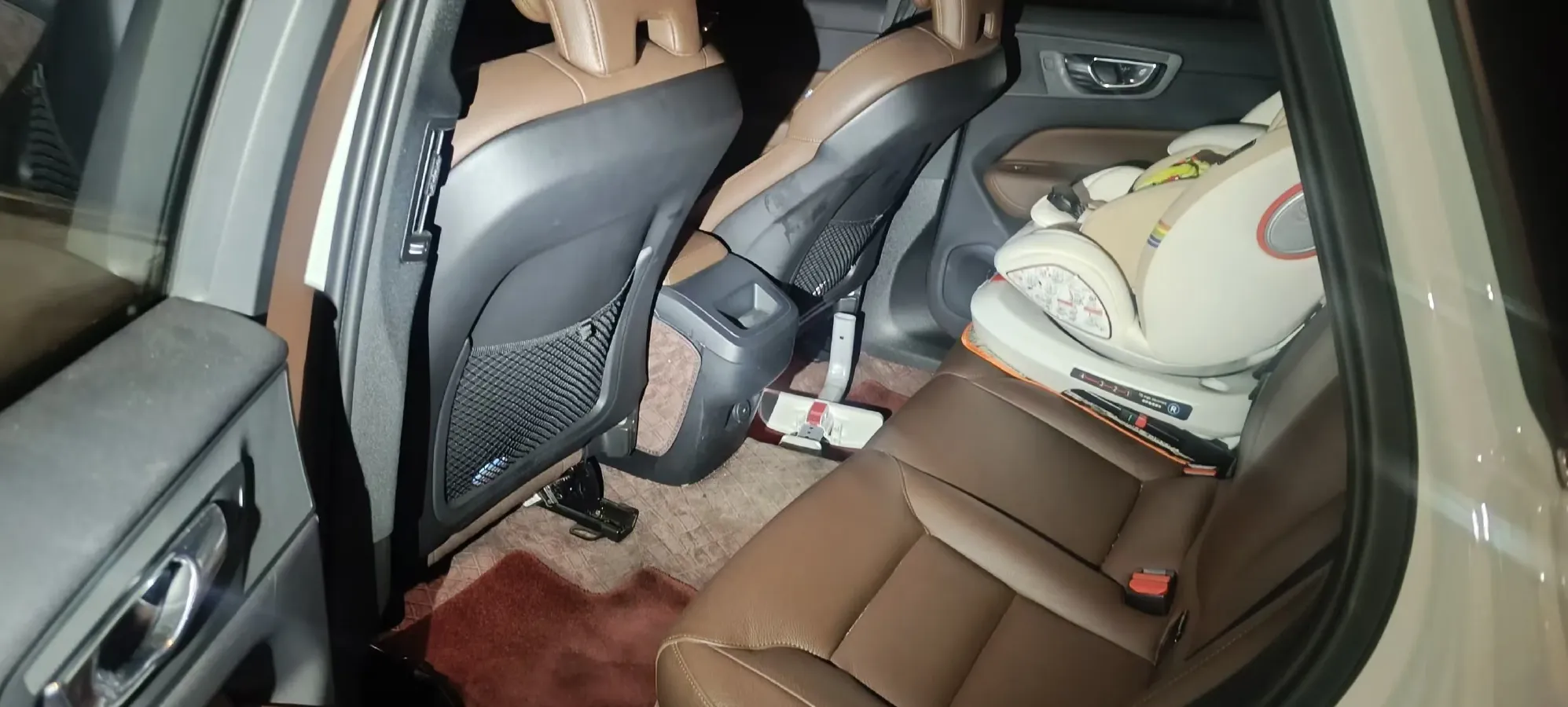 2022 Volvo XC60 2.0T 250HP L4 8AT,autocango,china used car exporter,china ev exporter,chinese used car exporter,chinese used ev exporter