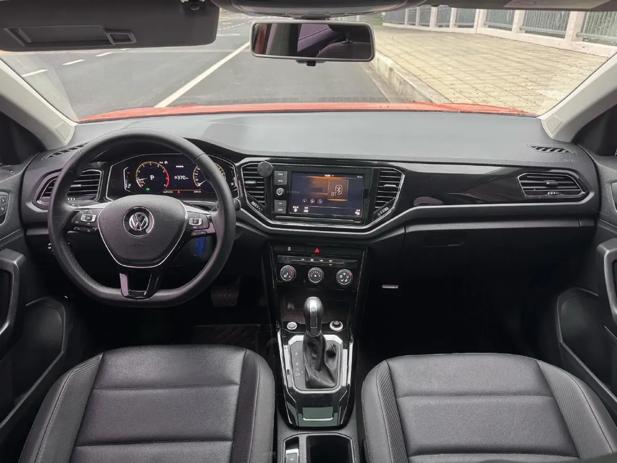 2020 Volkswagen T-Roc 1.4T 150HP L4 7DCT,autocango,china used car exporter,china ev exporter,chinese used car exporter,chinese used ev exporter