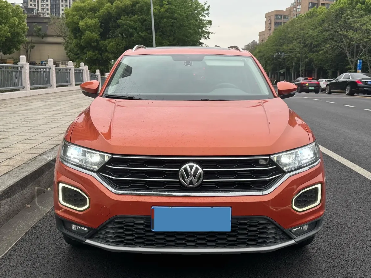 2020 Volkswagen T-Roc 1.4T 150HP L4 7DCT,autocango,china used car exporter,china ev exporter,chinese used car exporter,chinese used ev exporter