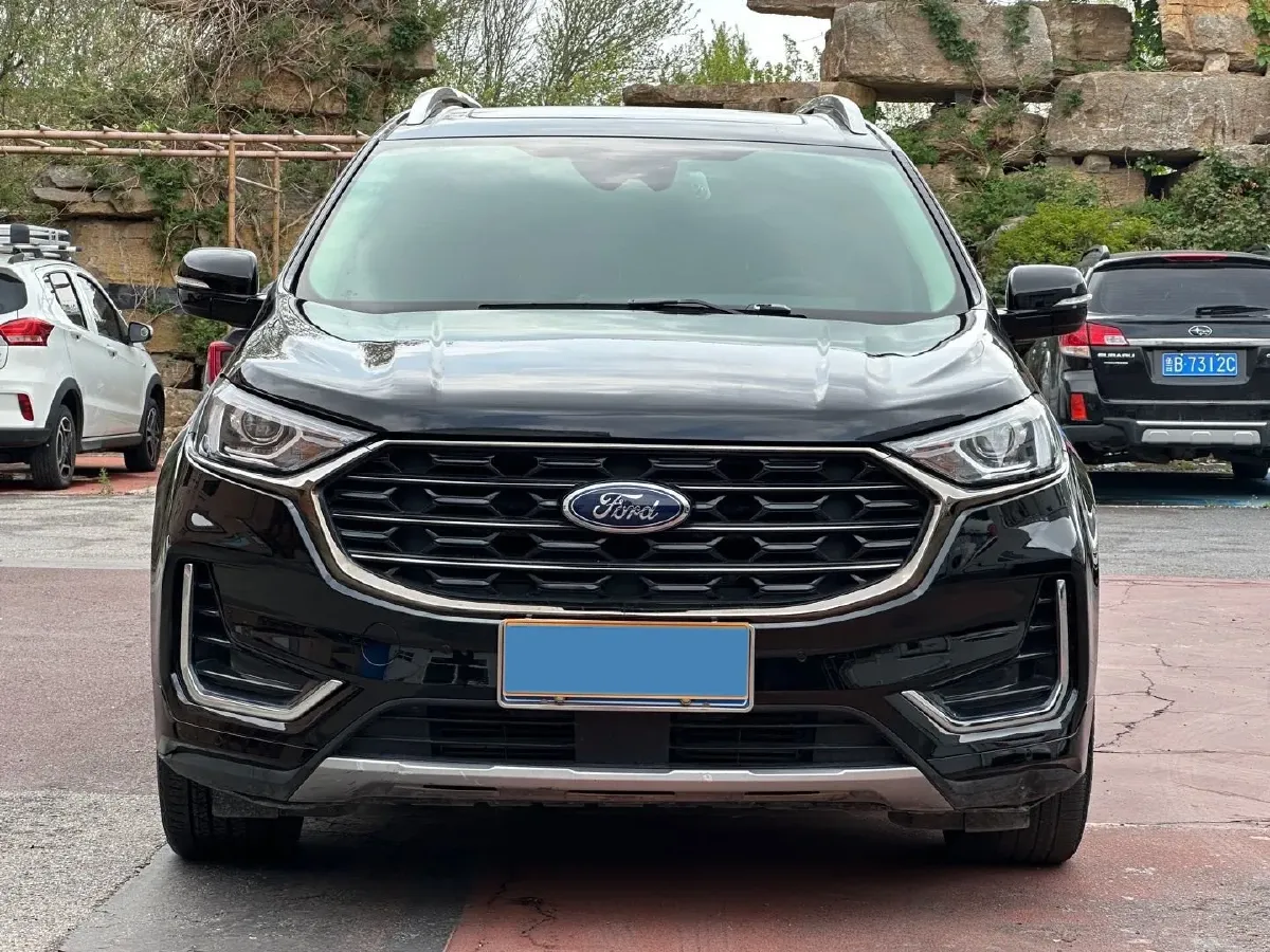 2021 Ford Edge 2.0T 245HP L4 8AT,autocango,china used car exporter,china ev exporter,chinese used car exporter,chinese used ev exporter