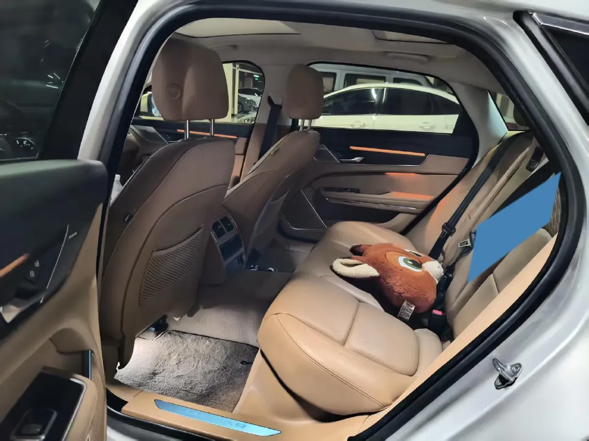 2023 Jaguar XFL 2.0T 250HP L4 8AT,autocango,china used car exporter,china ev exporter,chinese used car exporter,chinese used ev exporter