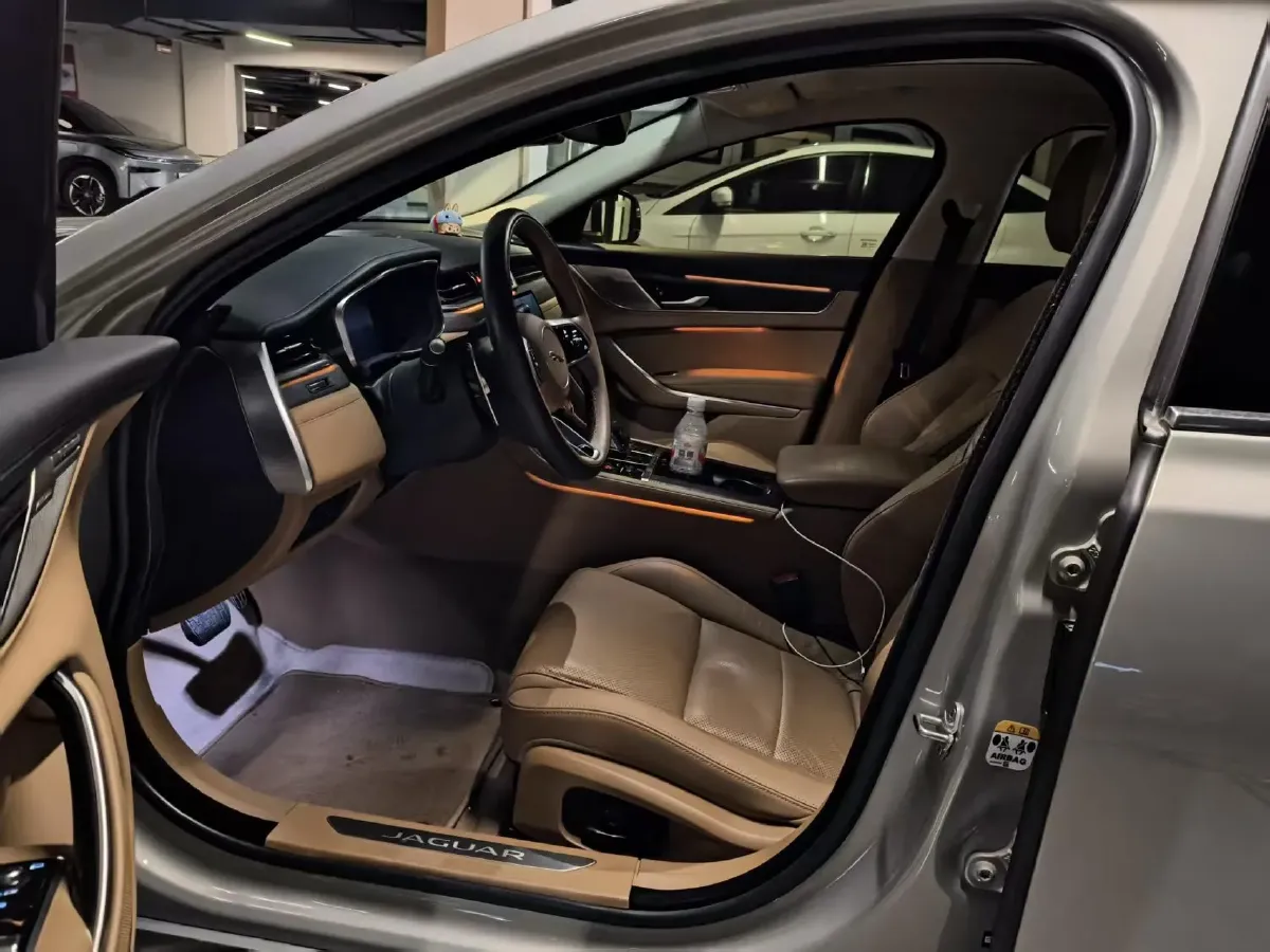 2023 Jaguar XFL 2.0T 250HP L4 8AT,autocango,china used car exporter,china ev exporter,chinese used car exporter,chinese used ev exporter