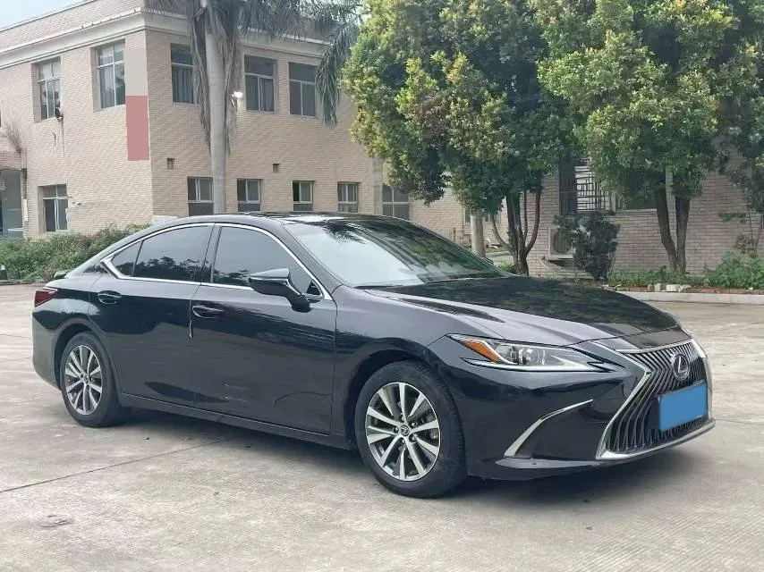 2020 Lexus ES 2.5L 178HP L4 E-CVT Hybrid,autocango,china used car exporter,china ev exporter,chinese used car exporter,chinese used ev exporter