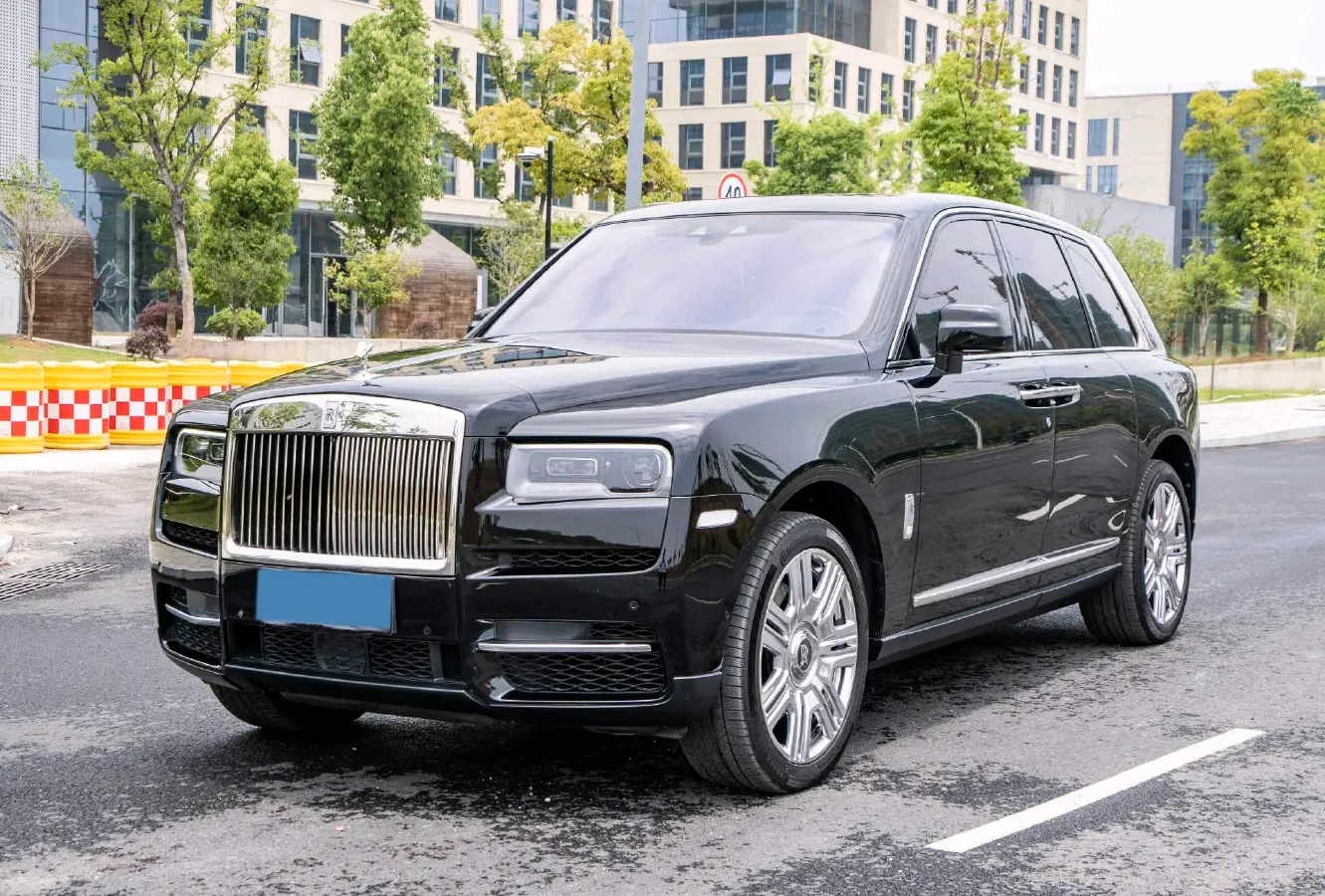 2018 Rolls-Royce Cullinan 6.7T 571HP V12 8AT,autocango,china used car exporter,china ev exporter,chinese used car exporter,chinese used ev exporter