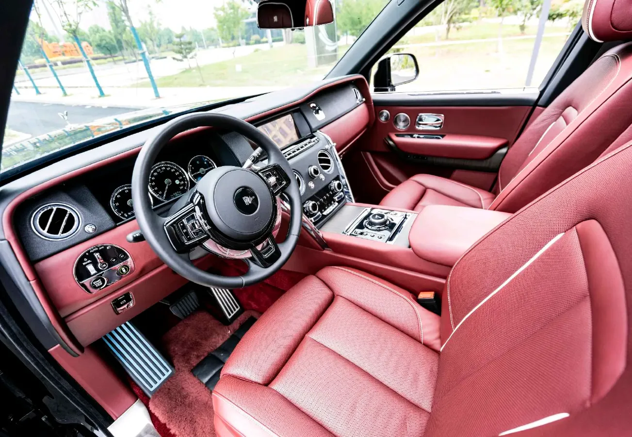 2018 Rolls-Royce Cullinan 6.7T 571HP V12 8AT,autocango,china used car exporter,china ev exporter,chinese used car exporter,chinese used ev exporter