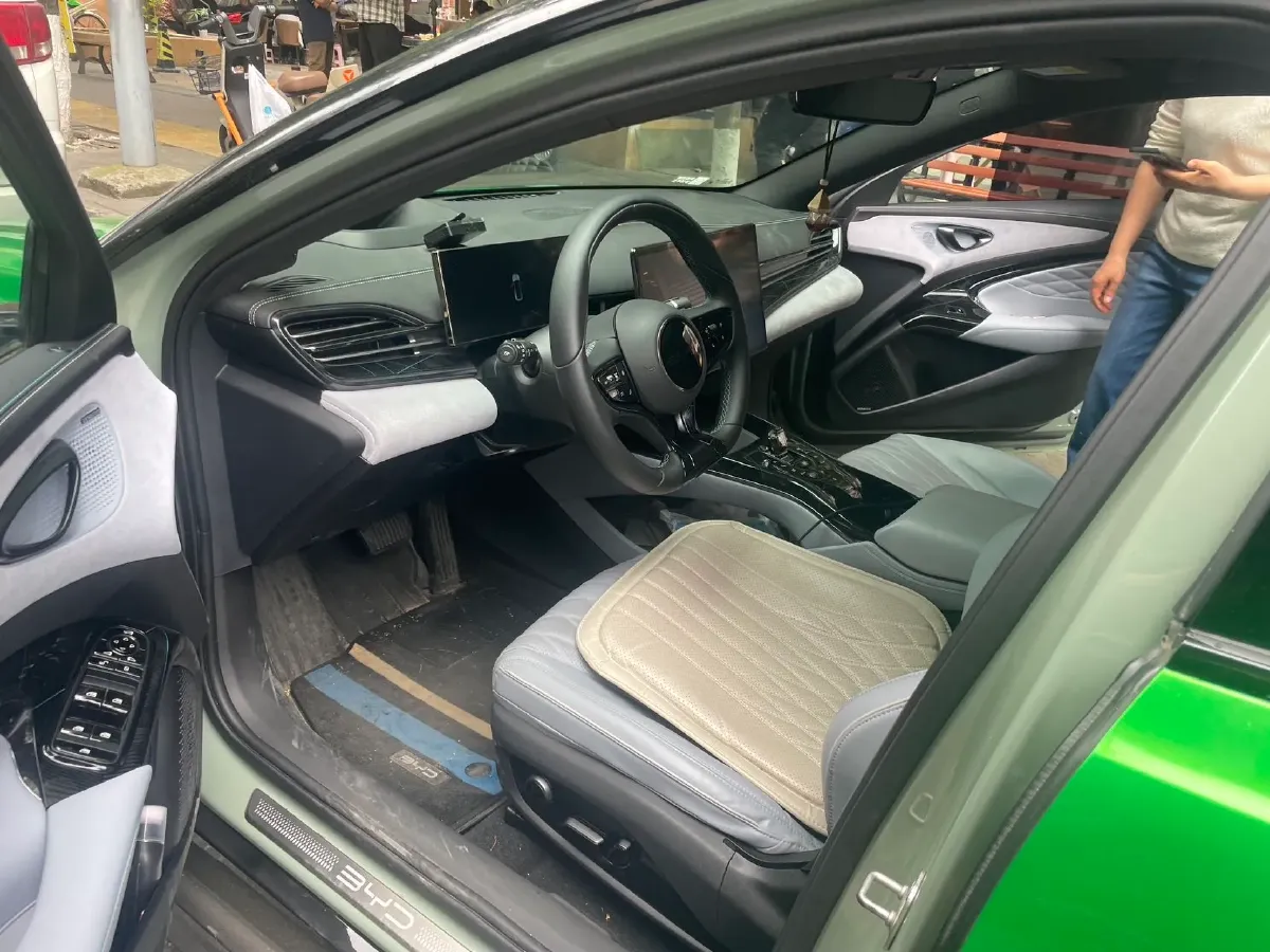 2022 AITO AITO M5 Range Extended 125HP REEV 40KWH,autocango,china used car exporter,china ev exporter,chinese used car exporter,chinese used ev exporter