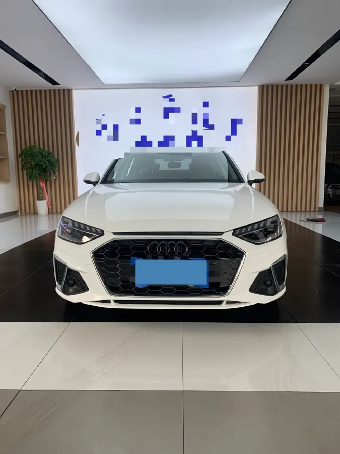 2023 Audi A4L 2.0T 190HP L4 7DCT,autocango,china used car exporter,china ev exporter,chinese used car exporter,chinese used ev exporter