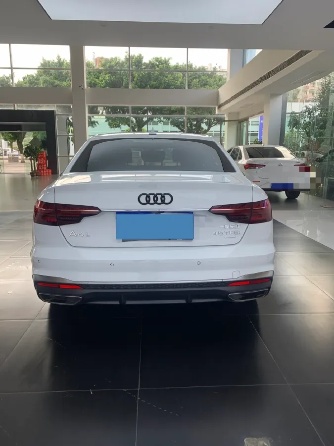 2023 Audi A4L 2.0T 190HP L4 7DCT,autocango,china used car exporter,china ev exporter,chinese used car exporter,chinese used ev exporter