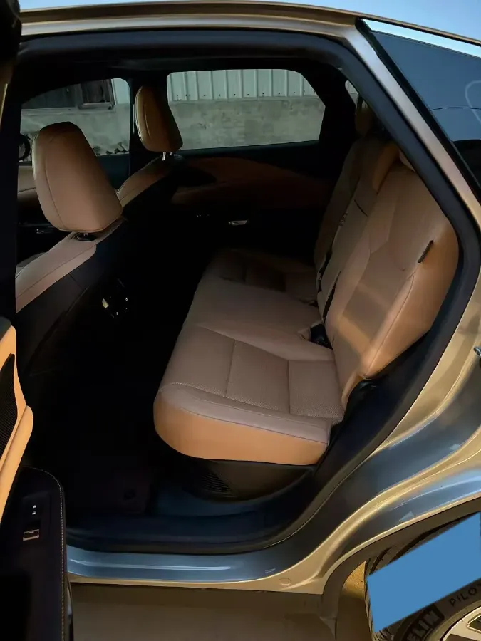 2023 Lexus RX 2.5L 189HP L4 E-CVT Hybrid,autocango,china used car exporter,china ev exporter,chinese used car exporter,chinese used ev exporter